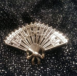 Antique fan brooche silver